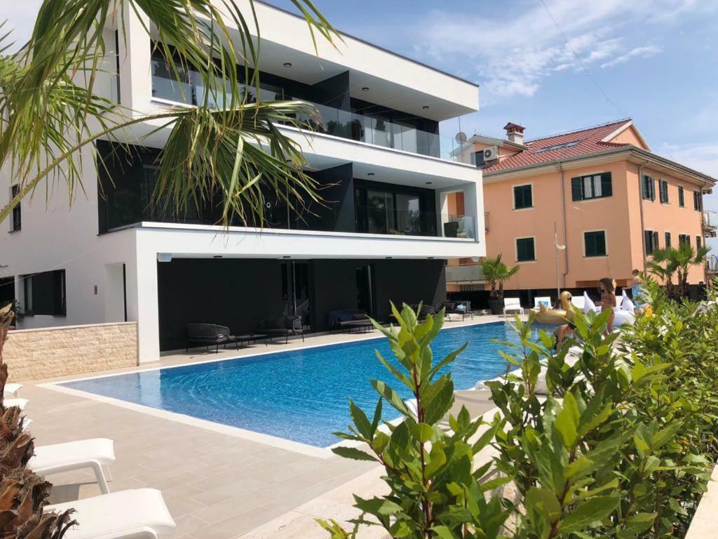 Luxury Apartments Magali 3 Rovinj Exterior photo